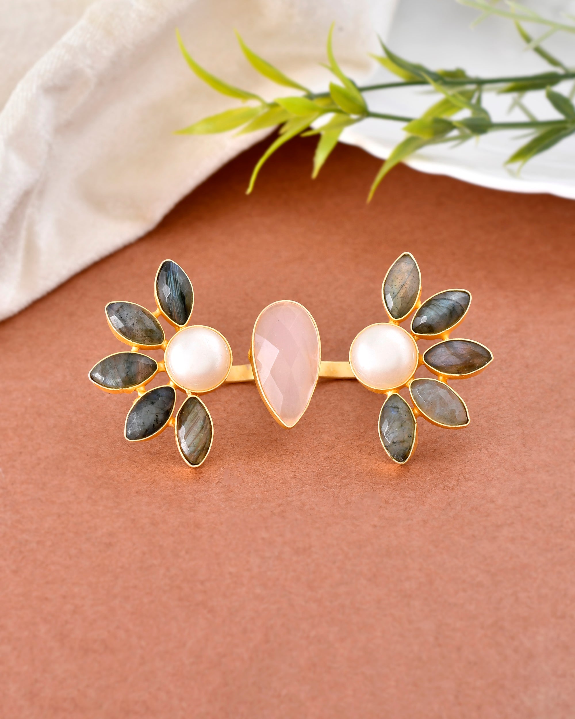 AQUILA THREE COLLET RING